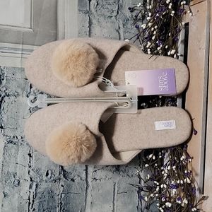 Stars above womens Loafer Slippers Size 11